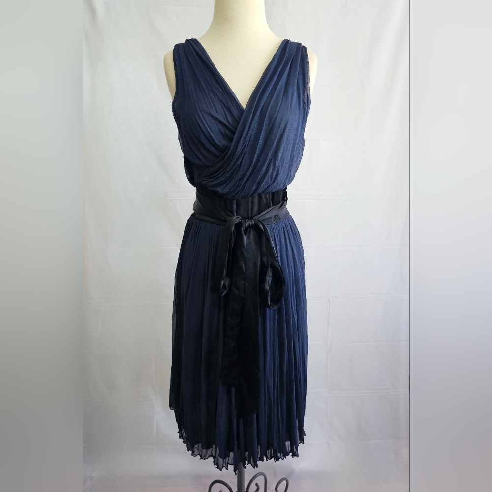 Diane Von Furstenberg 100% Silk Dress Size 4